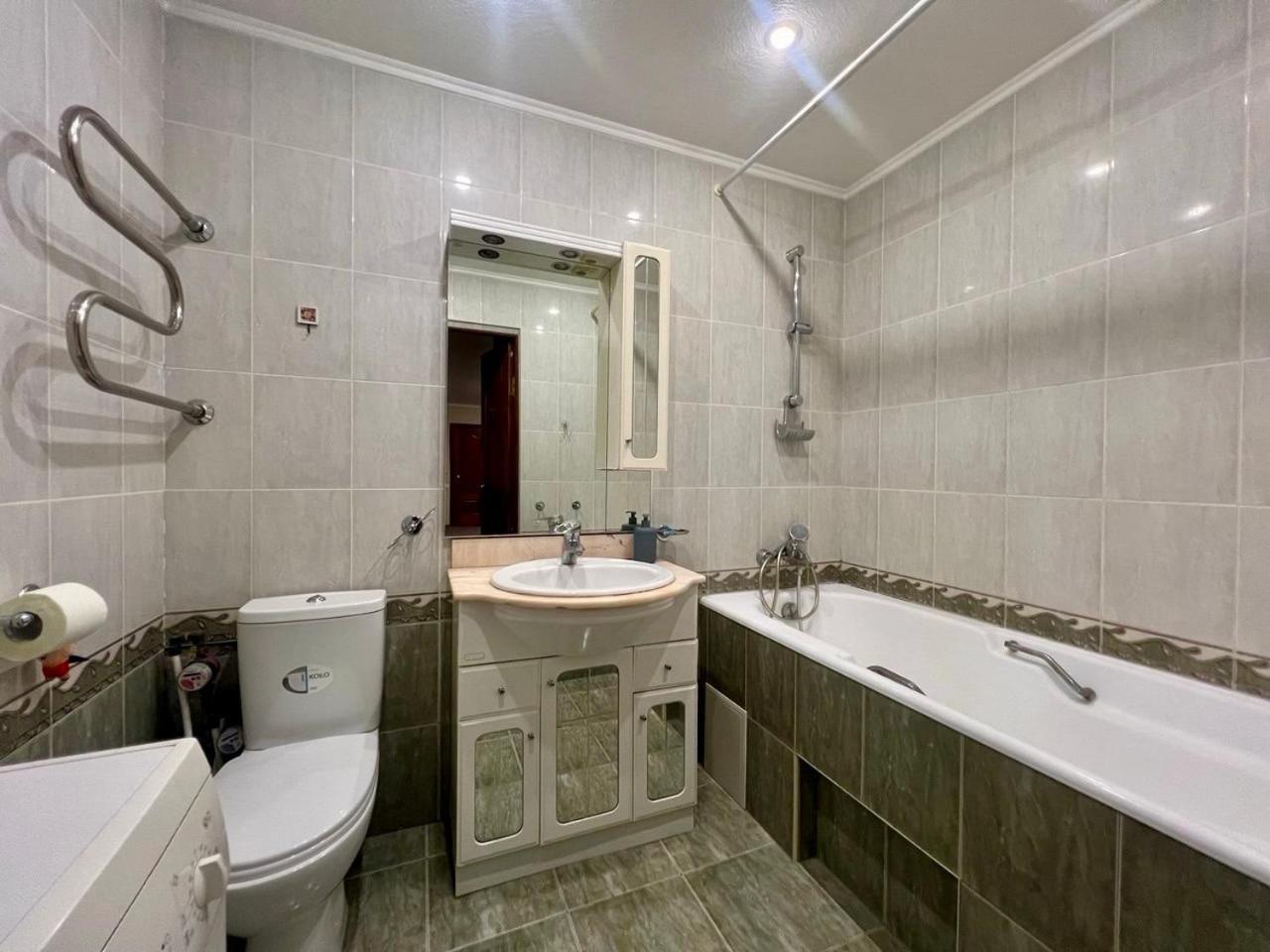 Apartment In The Center Of Kyiv Exterior photo